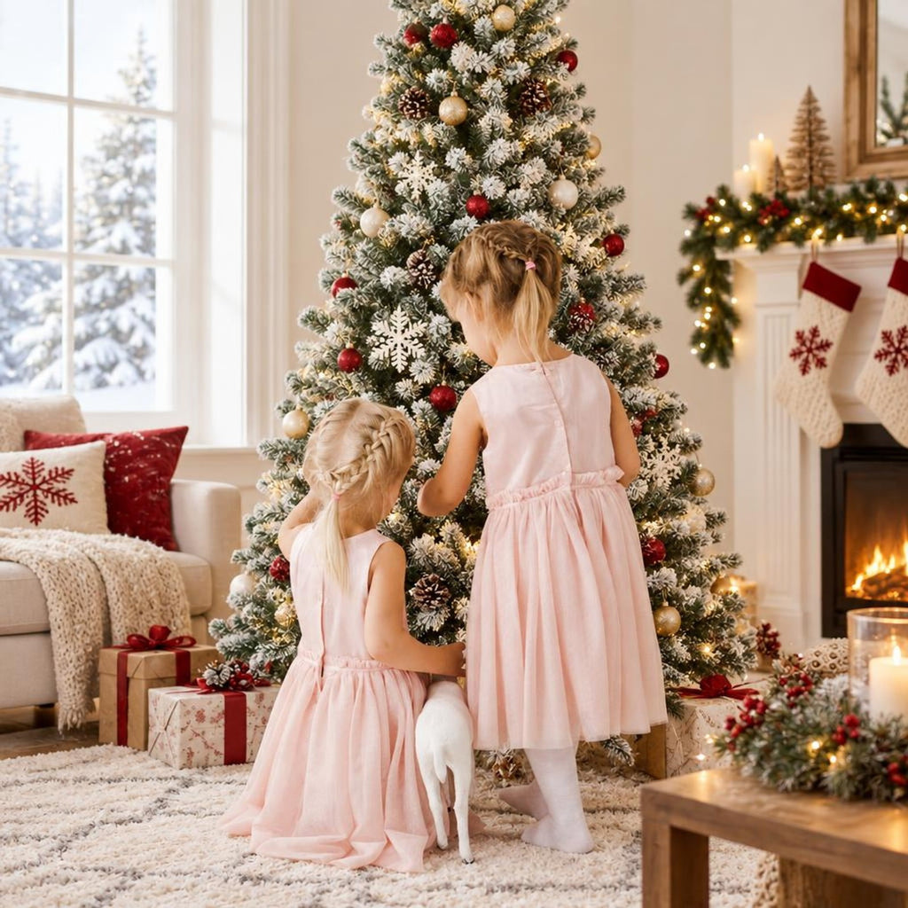 Airfind 6 Feet Pre-lit Snow Flocked Hinged Christmas Tree with 928 Tips and Metal Stand-6 ft, PVC metal Frame, 3.4 x 6/4 x 7/4.9 x 8 Footprint